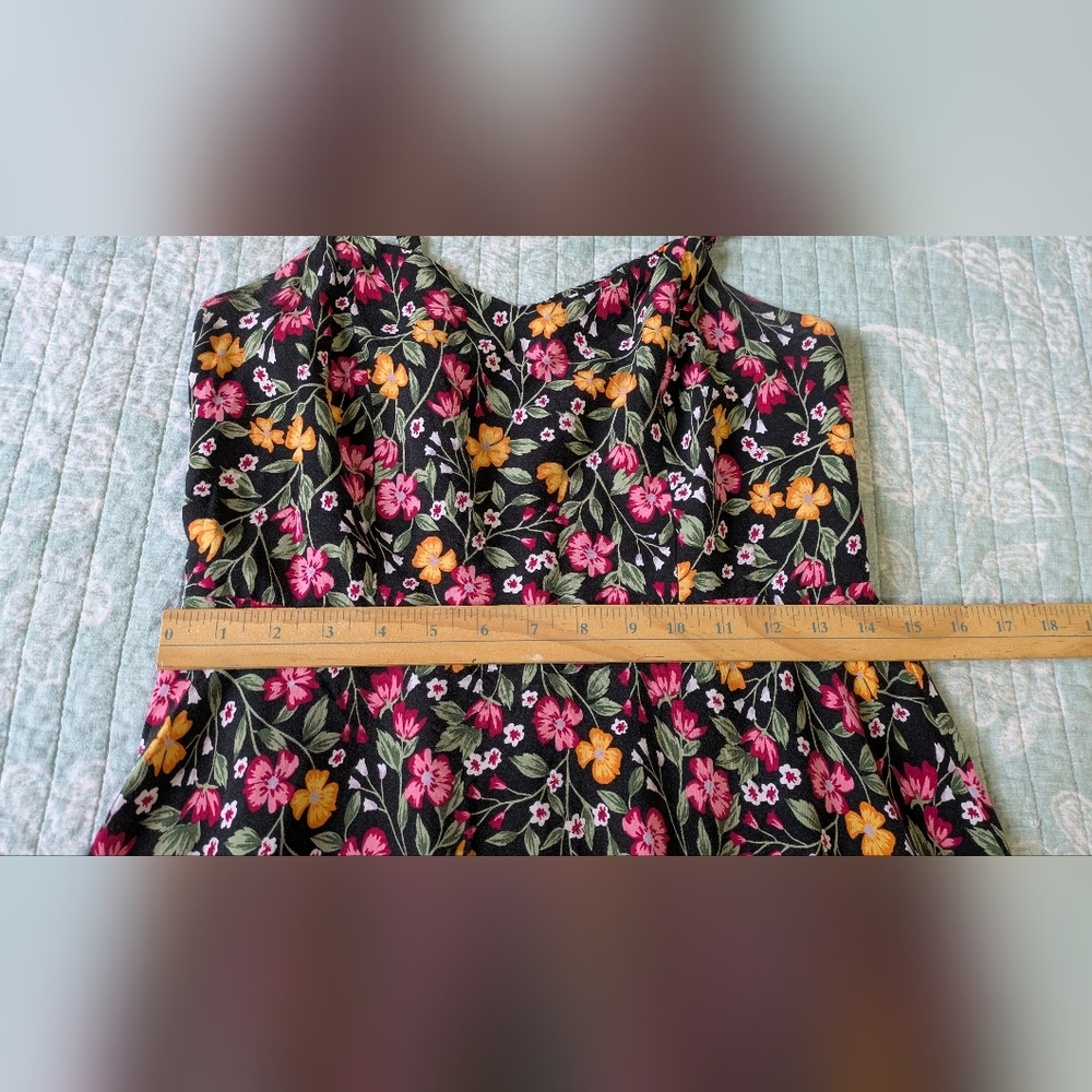Old Navy Floral Smocked Dress, ruffed hemline. Size M. - Picture 5 of 7